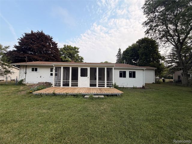 5347 Mapletree Drive, Flint Charter Township, MI 48532