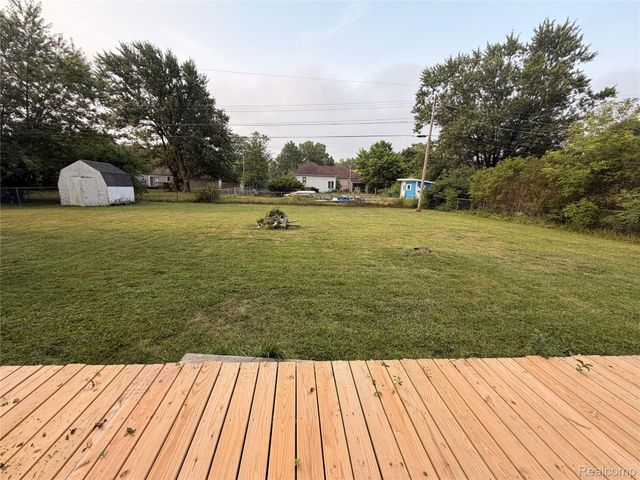 5347 Mapletree Drive, Flint Charter Township, MI 48532