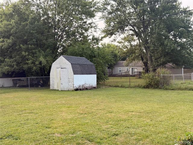 5347 Mapletree Drive, Flint Charter Township, MI 48532