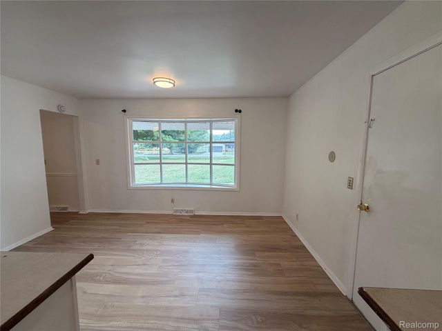5347 Mapletree Drive, Flint Charter Township, MI 48532