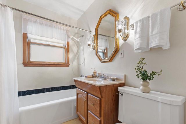 3900 S 56th STREET, Milwaukee, WI 53220