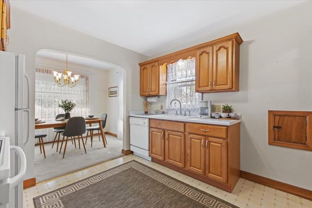 3900 S 56th STREET, Milwaukee, WI 53220