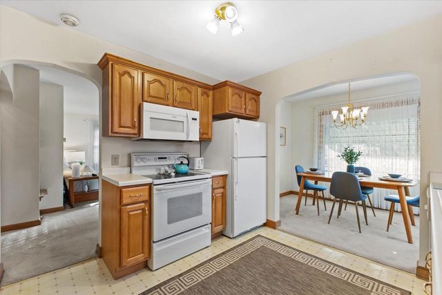 3900 S 56th STREET, Milwaukee, WI 53220