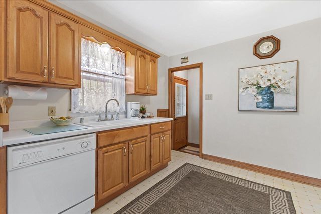 3900 S 56th STREET, Milwaukee, WI 53220