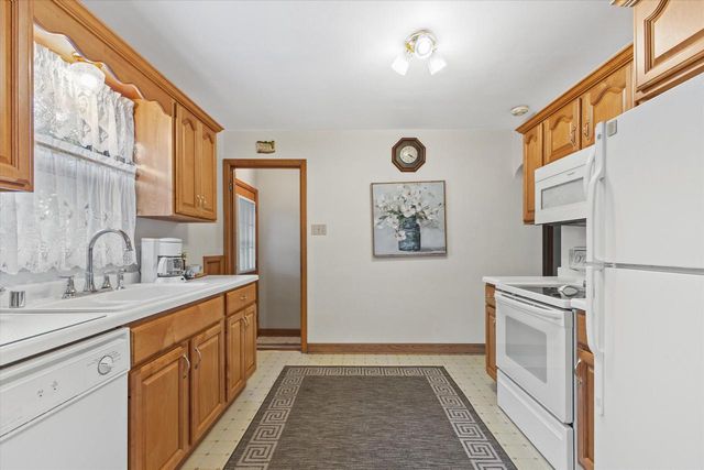 3900 S 56th STREET, Milwaukee, WI 53220