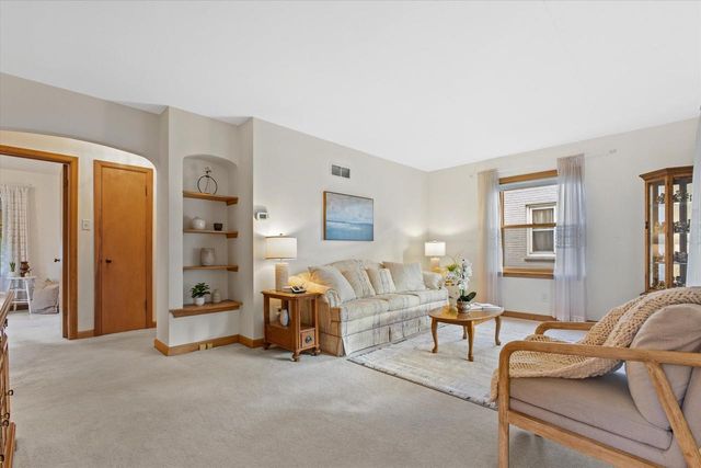 3900 S 56th STREET, Milwaukee, WI 53220