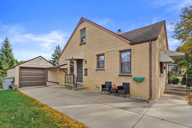 3900 S 56th STREET, Milwaukee, WI 53220