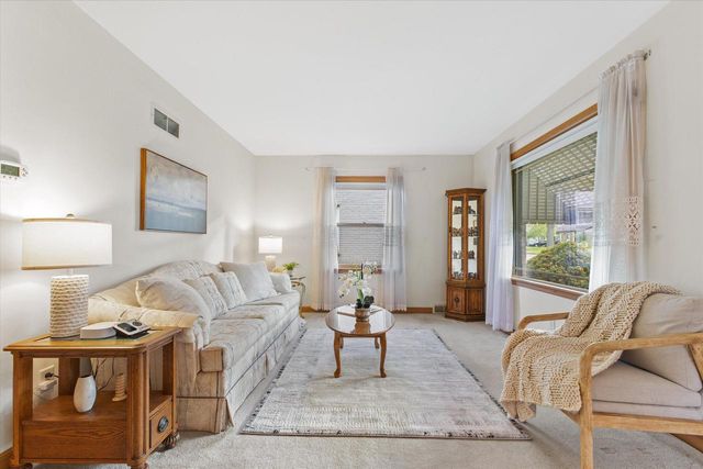 3900 S 56th STREET, Milwaukee, WI 53220