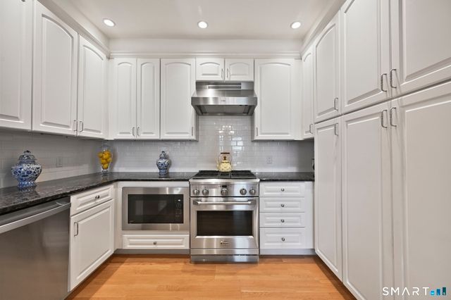 77 Havemeyer Lane 318, Stamford, CT 06902