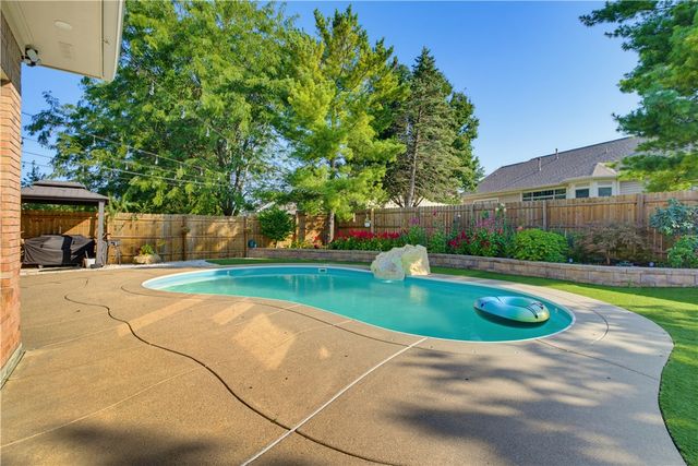 2824 Legend Falls Court, Beavercreek Twp, OH 45431