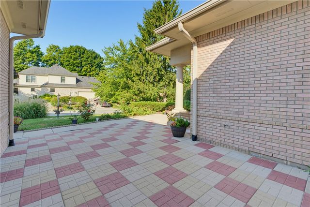 2824 Legend Falls Court, Beavercreek Twp, OH 45431