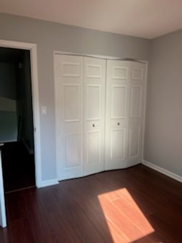160 Camelot Way, Bolingbrook, IL 60440