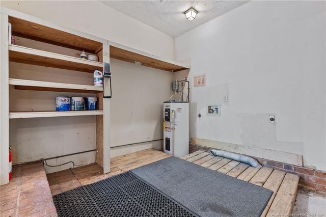 5812 Tuckertown Lane, Fayetteville, NC 28314