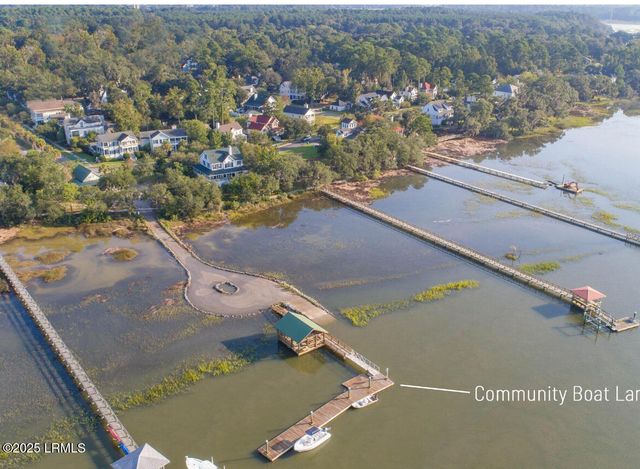 59 Bostick Circle, Beaufort, SC 29902