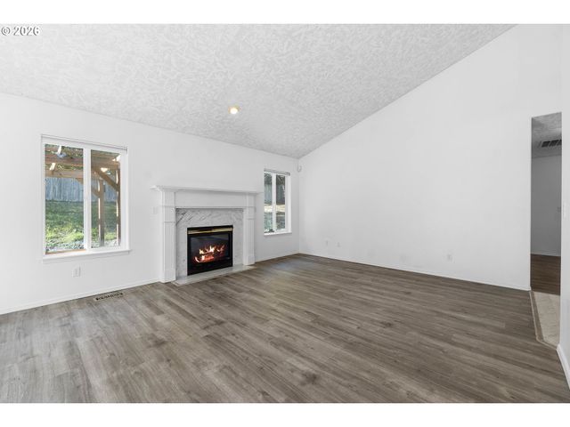 4735 Se POWELL BUTTE Pkwy, Portland, OR 97236