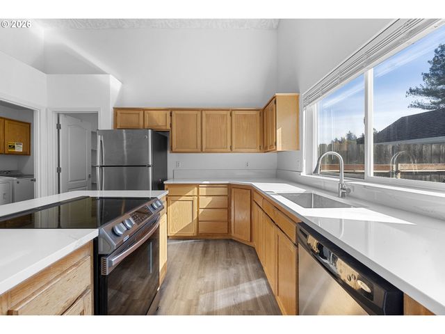 4735 Se POWELL BUTTE Pkwy, Portland, OR 97236