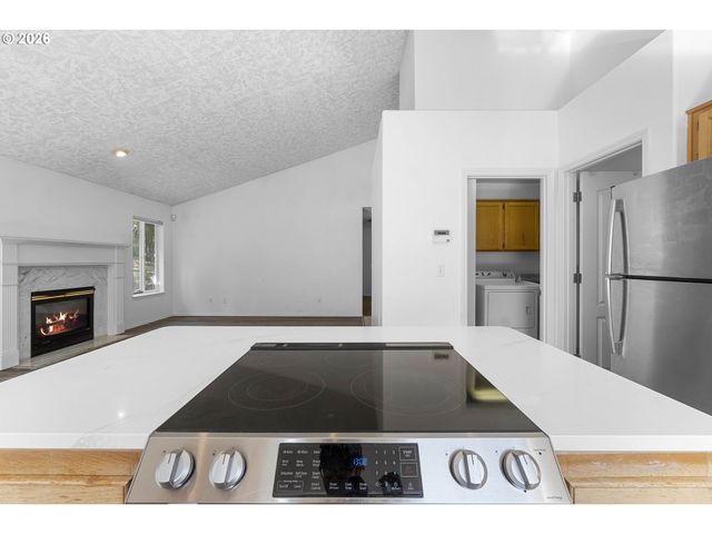 4735 Se POWELL BUTTE Pkwy, Portland, OR 97236