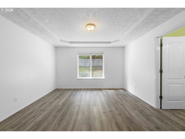 4735 Se POWELL BUTTE Pkwy, Portland, OR 97236