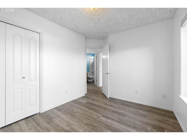 4735 Se POWELL BUTTE Pkwy, Portland, OR 97236