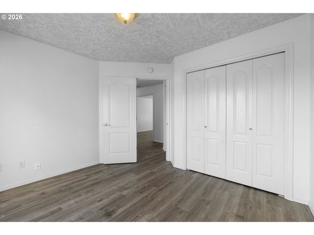 4735 Se POWELL BUTTE Pkwy, Portland, OR 97236