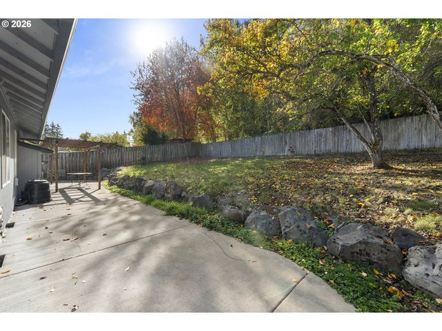 4735 Se POWELL BUTTE Pkwy, Portland, OR 97236