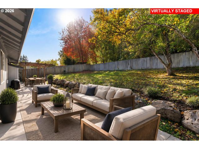 4735 Se POWELL BUTTE Pkwy, Portland, OR 97236