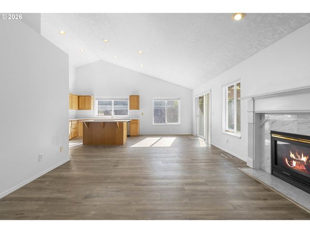 4735 Se POWELL BUTTE Pkwy, Portland, OR 97236