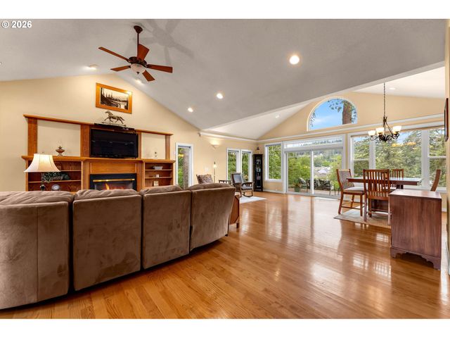 2309 G St, Washougal, WA 98671