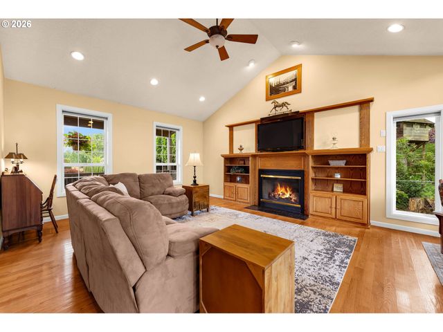 2309 G St, Washougal, WA 98671