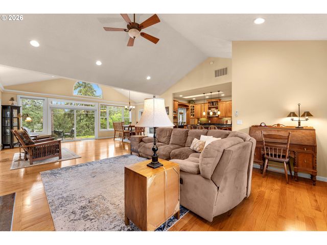 2309 G St, Washougal, WA 98671