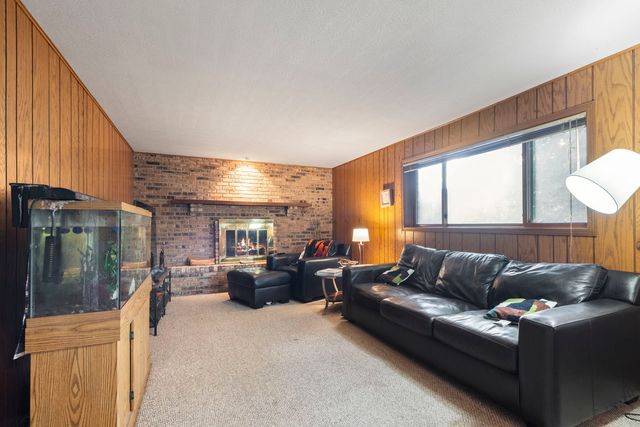 18416 Willow Lane, Lansing, IL 60438
