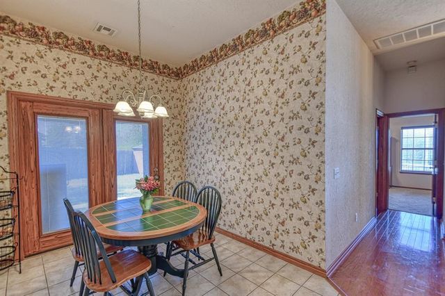 101 Summit Ridge Court, Norman, OK 73071