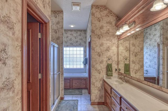 101 Summit Ridge Court, Norman, OK 73071