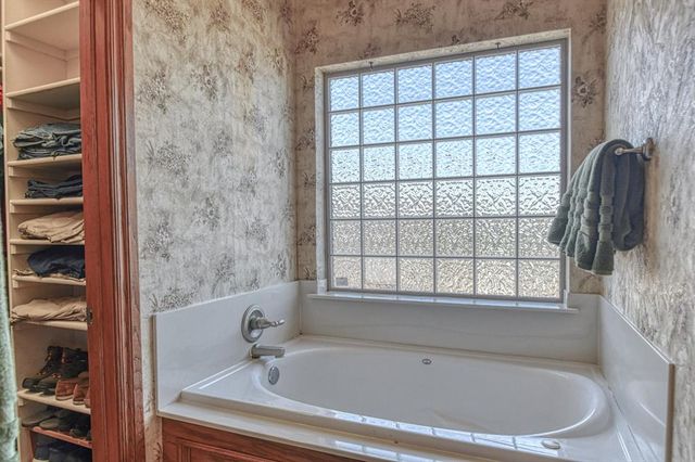 101 Summit Ridge Court, Norman, OK 73071