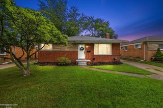 21400 Centennial Street, Saint Clair Shores, MI 48081