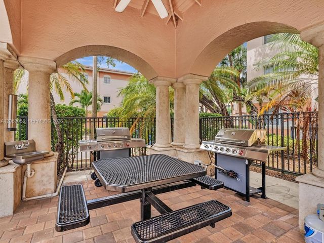 2009 SE 10th Avenue 302, Fort Lauderdale, FL 33316