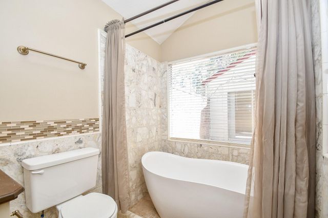 15203 Carols Way Drive, Houston, TX 77070