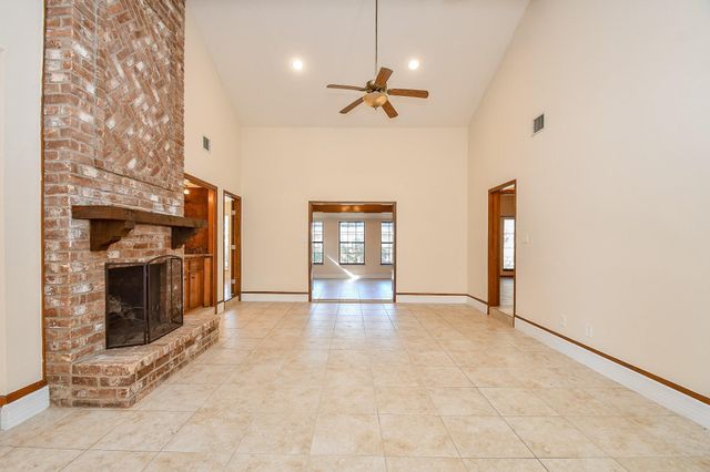 15203 Carols Way Drive, Houston, TX 77070