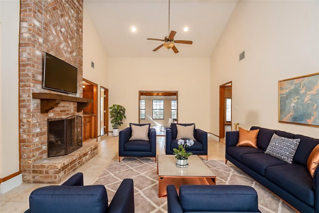 15203 Carols Way Drive, Houston, TX 77070