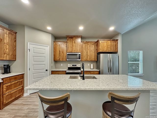 197 SPRING MOUNTAIN DR, Canyon Lake, TX 78133