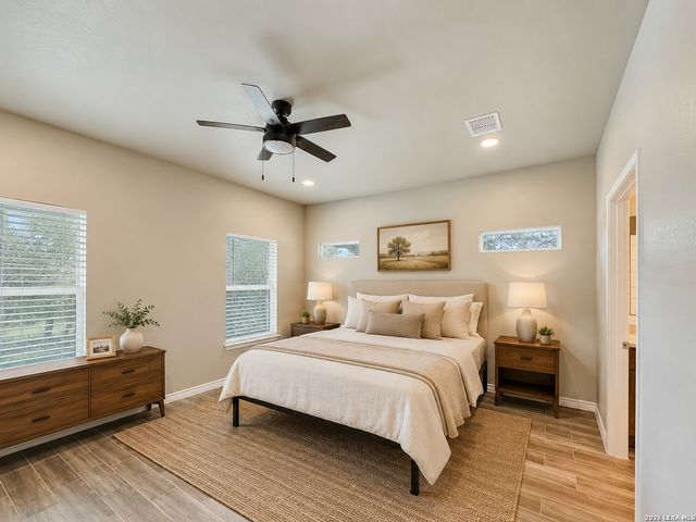 197 SPRING MOUNTAIN DR, Canyon Lake, TX 78133
