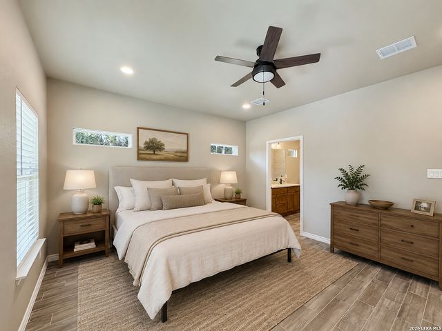 197 SPRING MOUNTAIN DR, Canyon Lake, TX 78133