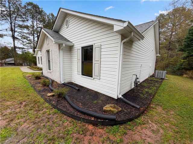 4241 Grady Smith Road, Loganville, GA 30052