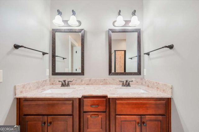 135 N Wildlife View Court, Richmond Hill, GA 31324