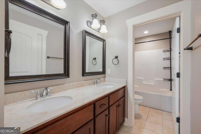 135 N Wildlife View Court, Richmond Hill, GA 31324