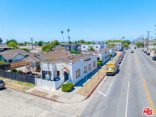 6533 S Hoover Street, Los Angeles, CA 90044