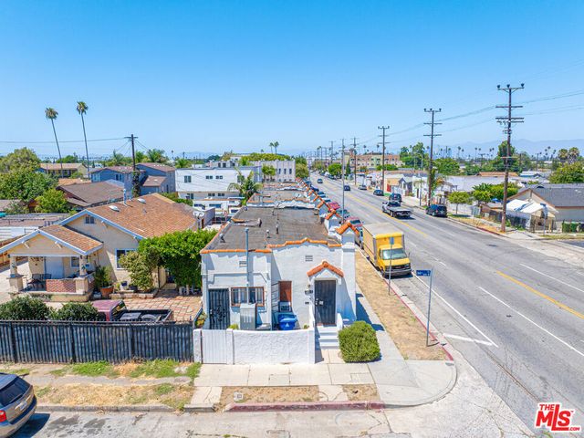 6533 S Hoover Street, Los Angeles, CA 90044