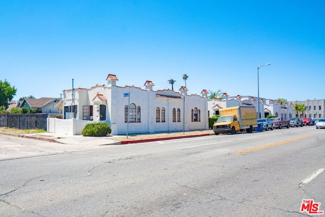 6533 S Hoover Street, Los Angeles, CA 90044