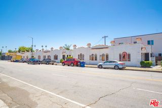 6533 S Hoover Street, Los Angeles, CA 90044