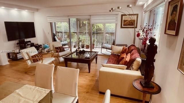 950 SW 138th Avenue 314B, Pembroke Pines, FL 33027